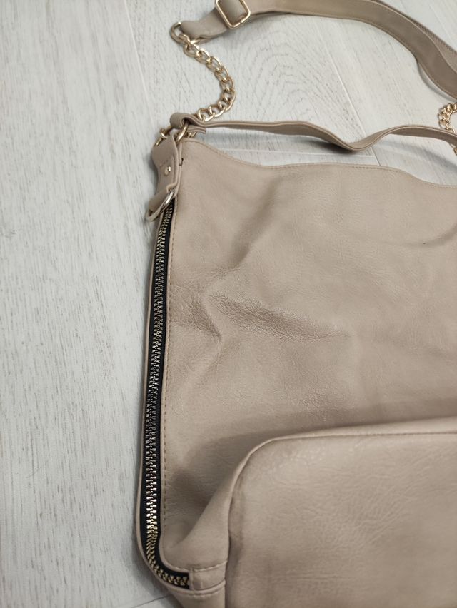Bolso de hombro beige