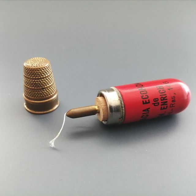 Costurero publicitario años 50