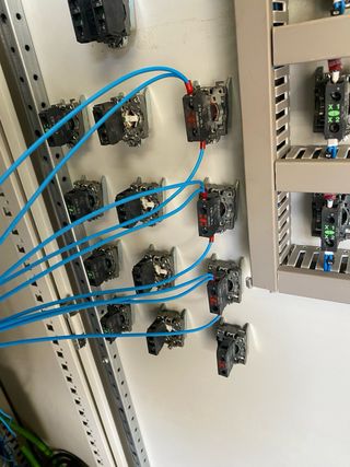 Electricista economico  telf:613536059 o 635084505