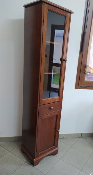 Vetrina in legno massello noce