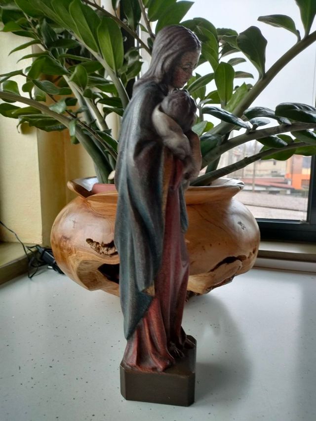Statua Maria e bambino Gesù, legno, dipinta a mano
