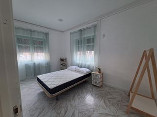 Habitaciones de alquiler en piso de 250 metros