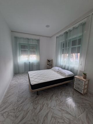 Habitaciones de alquiler en piso de 250 metros