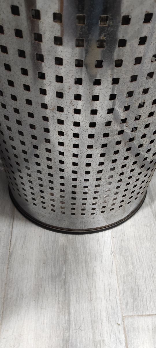 Cesto de ropa para baño