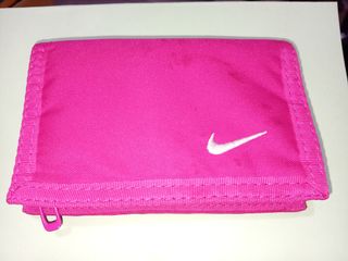 Cartera Nike Rosa.