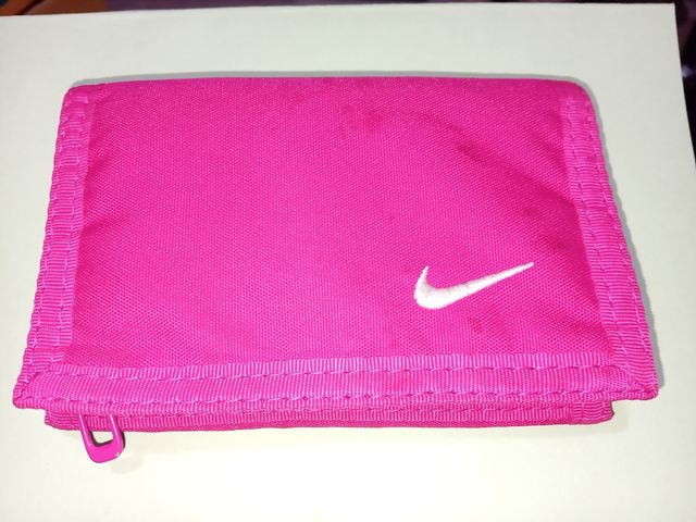 Cartera Nike Rosa.