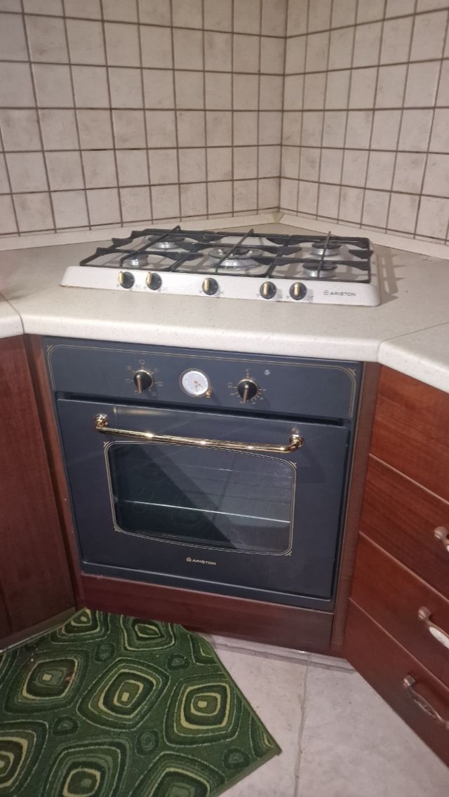 Cucina angolare, componibile.