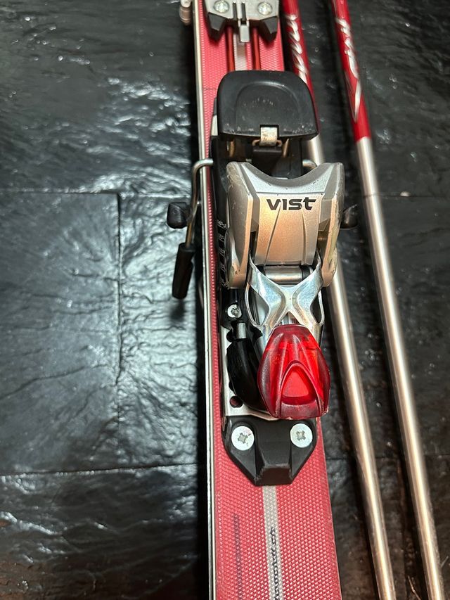 Esquis y palos suizos Stokli mujer ( 155-165cm)