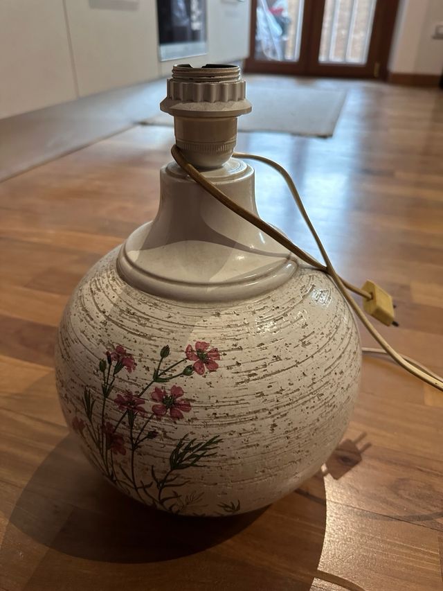 Lampada con decoro fiori