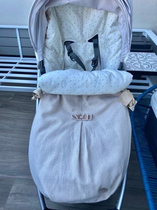 Cochecito Uppababy Cruz beige con capazo.