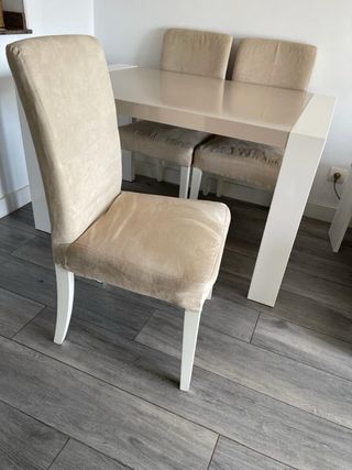 mueble tv + mesa extensible con sillas