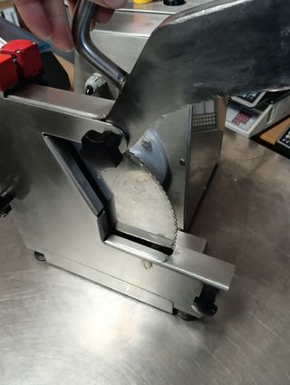 Sierra de huesos circular GESAME