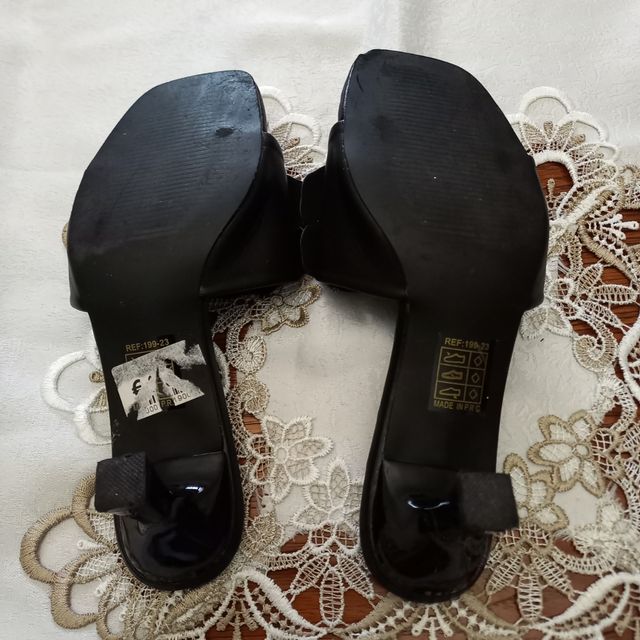 Sandali qeen vivi neri