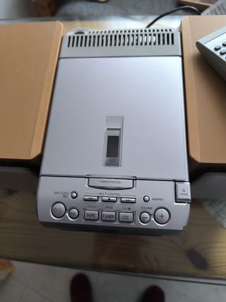 Mini cadena JVC con mando