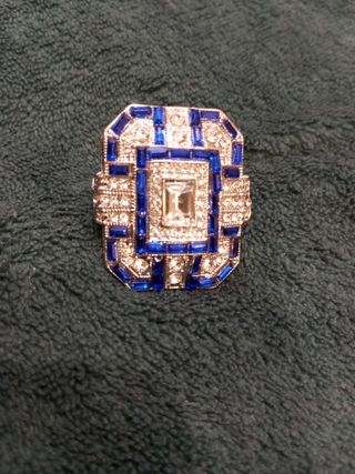 Anillo victoriano muy lindo