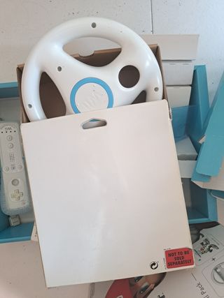 Pack de la Wii con juego y volante Mario Kart