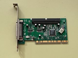 Tarjeta Adaptec SCSI PCI - Para dispositivos SCSI