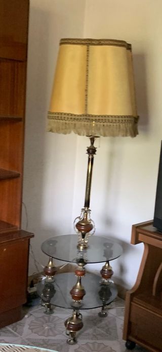 Lámpara con mesa