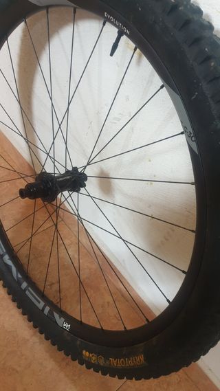 Rueda trasera 29" Newmen Evolution