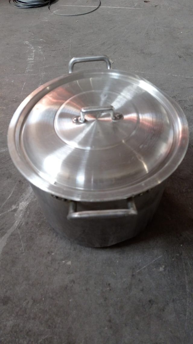 Lotto di 7 pentole in alluminio di diversa capacità