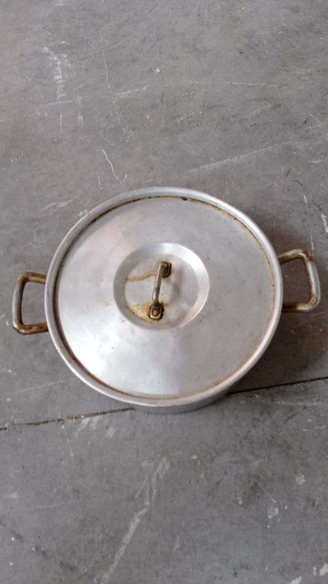 Lotto di 7 pentole in alluminio di diversa capacità