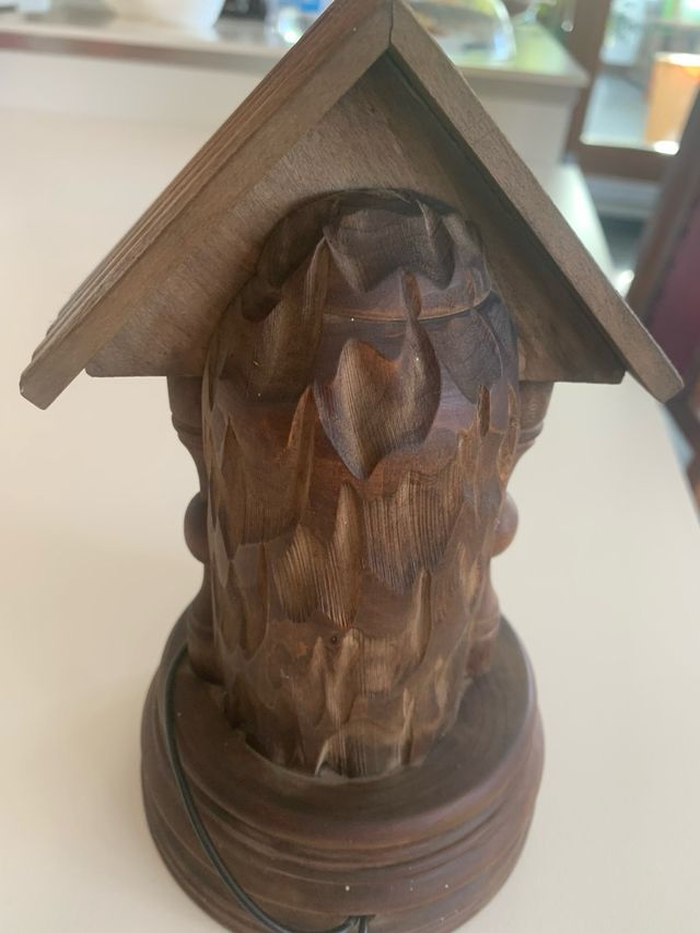 Nicchia in legno per madonnina con mensola