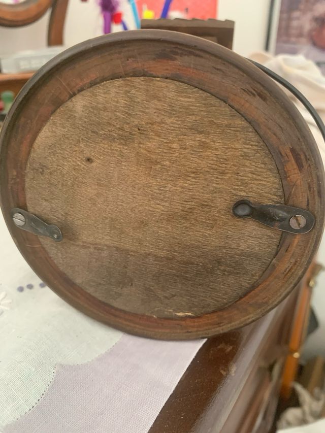 Nicchia in legno per madonnina con mensola