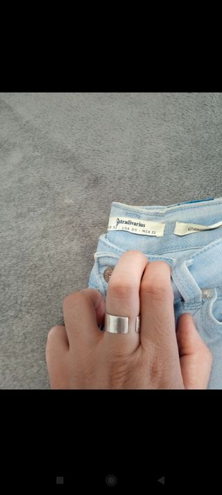 Pantalón vaquero Stradivarius talla 32