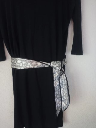 Vestito Lefties nero, taglia S. Due cinture