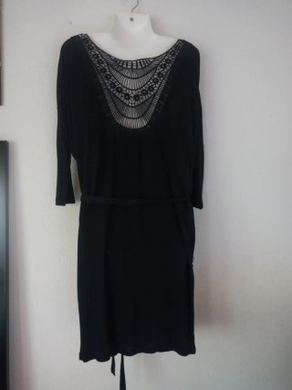 Vestito Lefties nero, taglia S. Due cinture