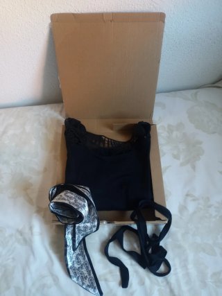Vestito Lefties nero, taglia S. Due cinture