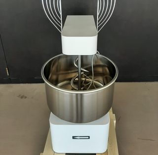 AMASADORA PROFESIONAL DE 40 LITROS