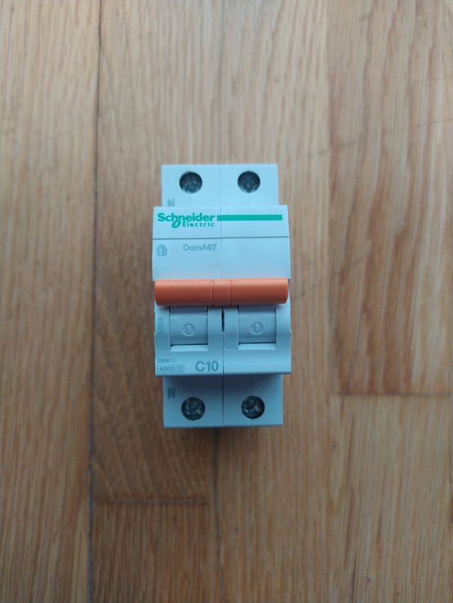 Magnetotermico de 10A Schneider