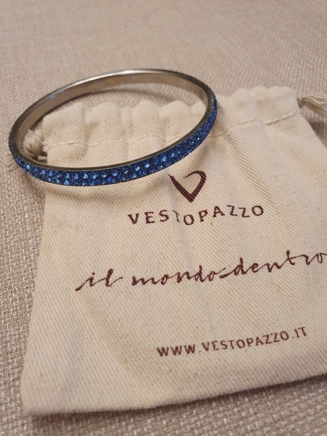 Bracciale con pietre blu