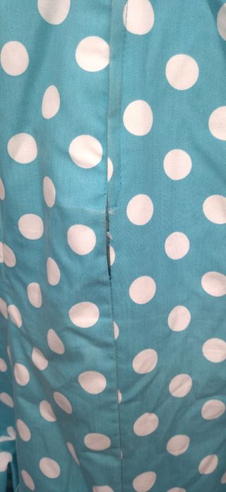 Traje de flamenca,niñas( cremallera descosida un p