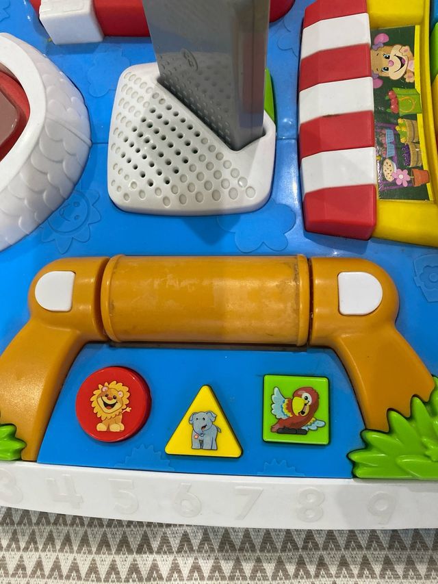 Mesa para jugar Fisher Price
