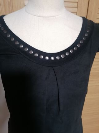 Vestido antelina tachuelas