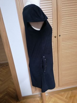 Vestido antelina tachuelas