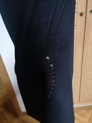 Vestido antelina tachuelas