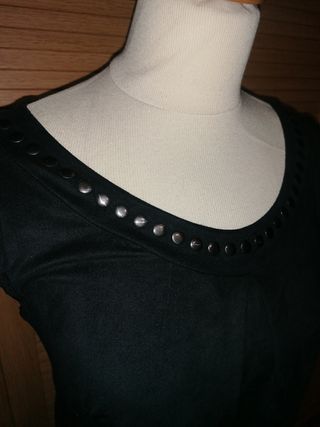 Vestido antelina tachuelas