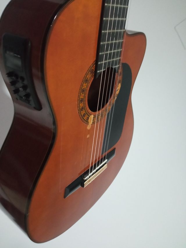 Guitarra amplificada cutewei Valencia