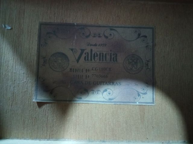 Guitarra amplificada cutewei Valencia