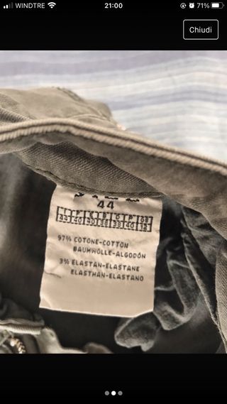 pantalone modello jeans