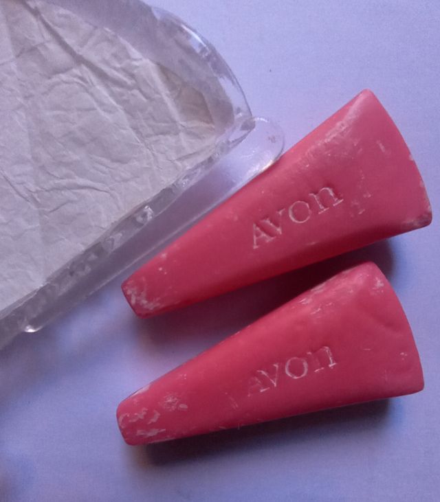 AVON, jabones con jabonera de cristal