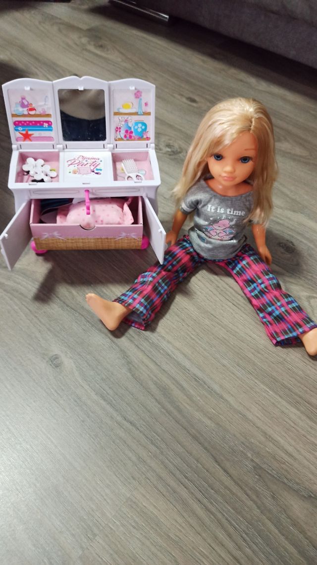 Nancy fiesta de pijamas