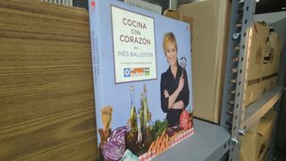 3 Libros de Karlos Arguiñano y 1 de Inés Ballester