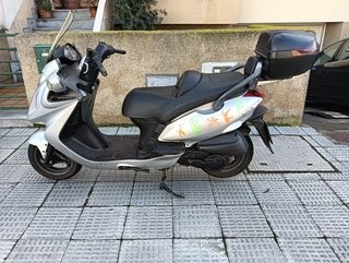 Moto Kymco Grand Dink 125