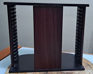 30 CD'S DE ROCK + MUEBLE - No se venden sueltos