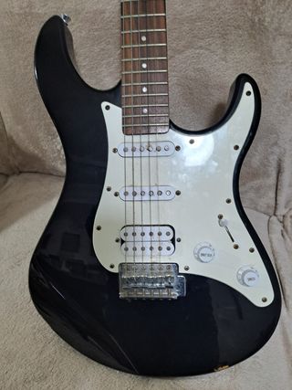 Guitarra eléctrica Yamaha