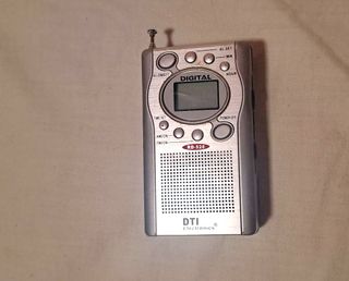 10 RADIOS PORTÁTILES AM/FM
